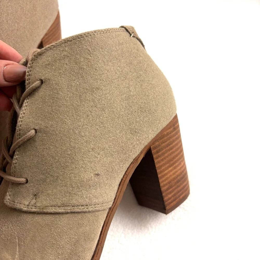 TOMS Lunata Beige Lace-Up‎ Suede Block Heel Metal Tip Lace-Up Ankle Booties W10